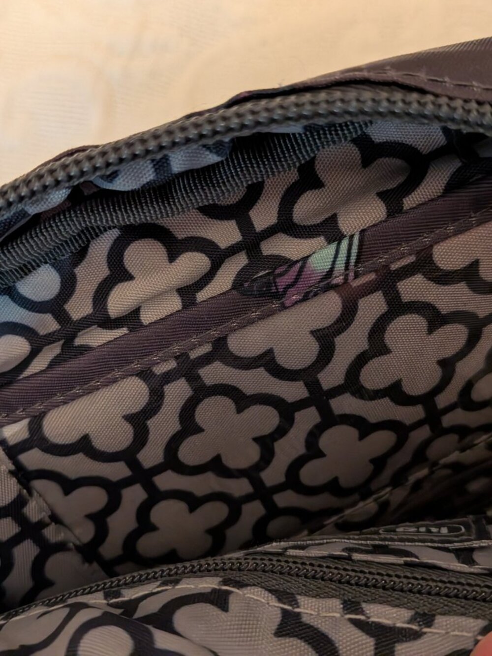 Small Butterfly Lug Swing Purse - Picture 9 of 12